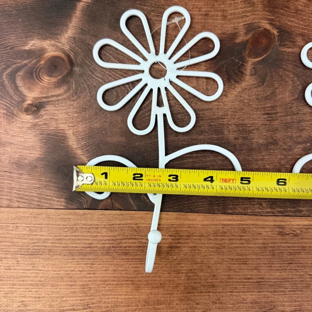 Set of 2 White Boho Metal Flower Wall Hooks Daisy Vine Scroll Whimsical Decor